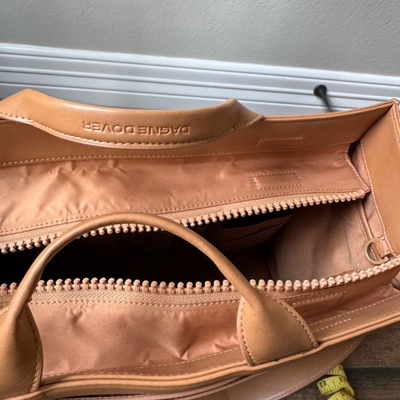 Dange Dover Daily Tote - Picture 9 of 13